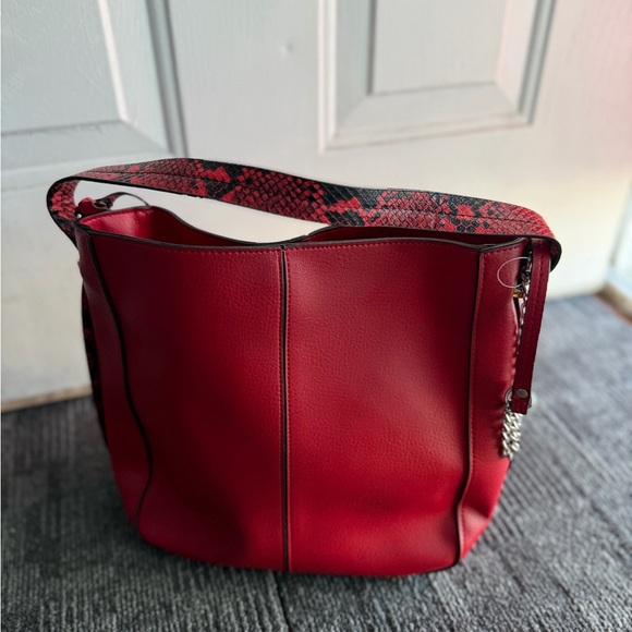 Andrea Red Faux Leather Tote Bag Snake Print Strap & Pouch – NWOT - Picture 7 of 13